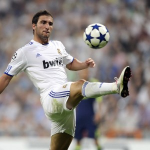 九游娱乐电竞站-希洪竞技队追赶领头羊，争夺冠军，希洪竞技吧